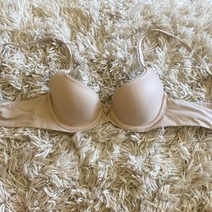 very cute body by Victoria’s Secret bra 32A